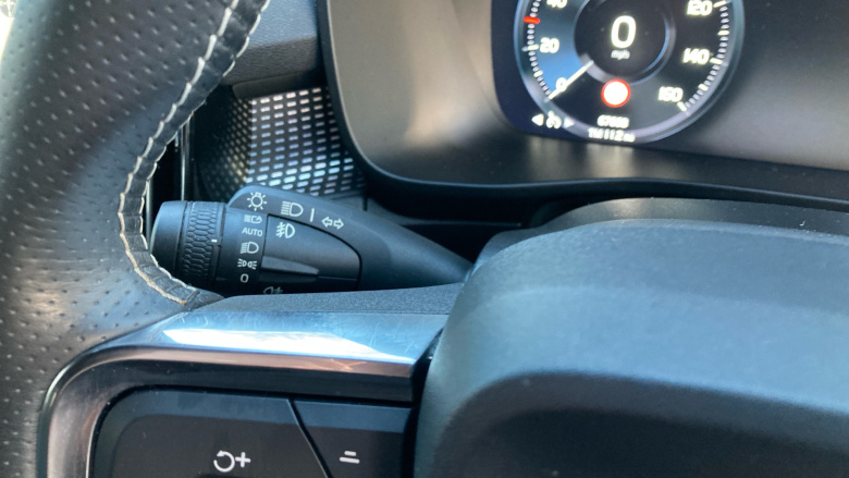 Volvo Xc40 2.0 D3 R DESIGN 5dr AWD Geartronic Diesel Estate